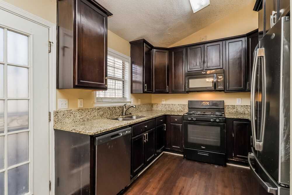 153 Country Mill Ln - Photo 7 of 17