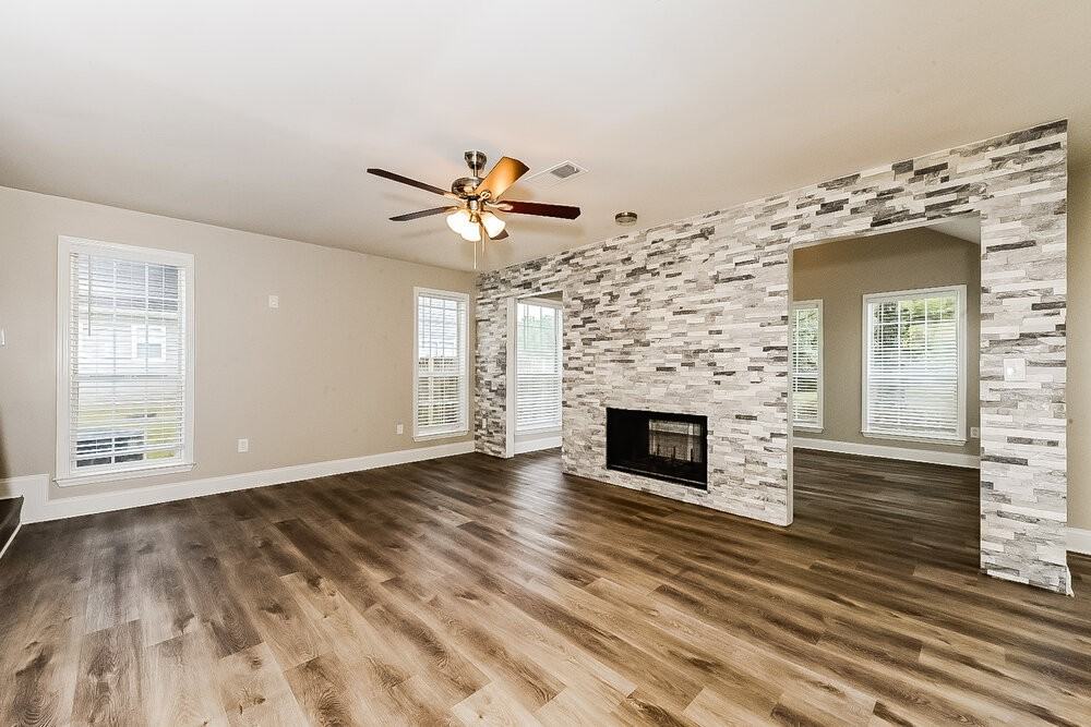 7971 Clearview Cir - Photo 4 of 17