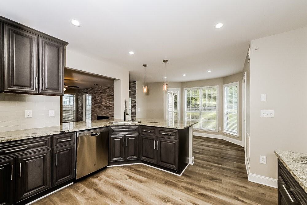 7971 Clearview Cir - Photo 7 of 17