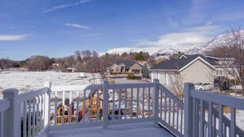 featured image of 835 En