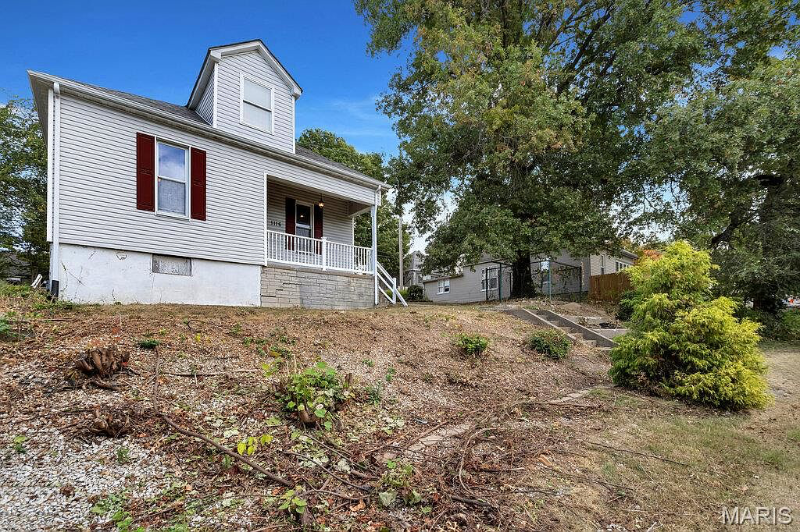 1116 E 5th St - Photo 4 of 50