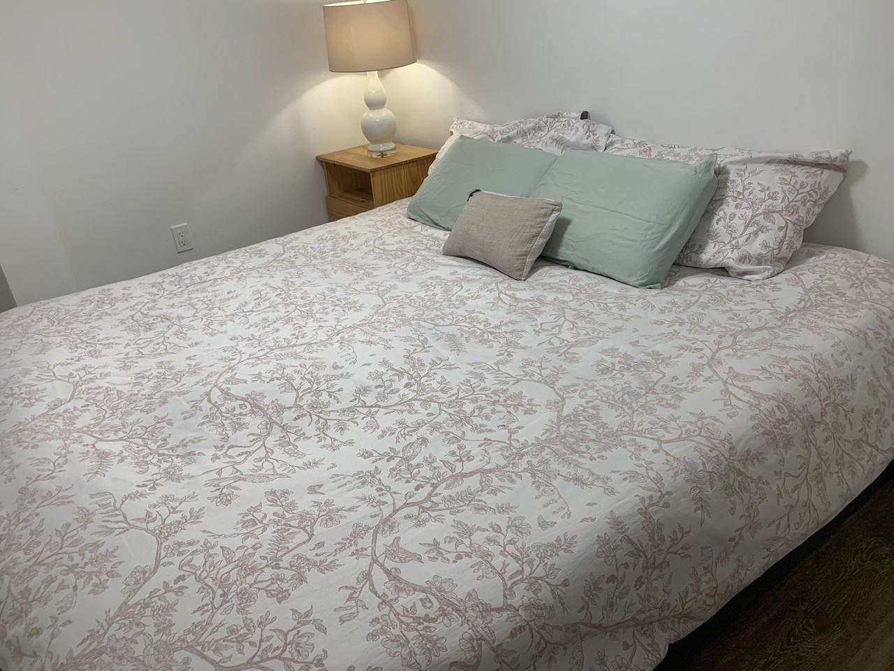 283 Garden Avenue - Photo 4 of 12