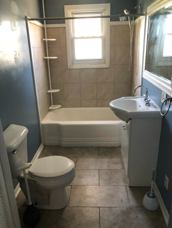 220 W Riverside Dr - Photo 7 of 8