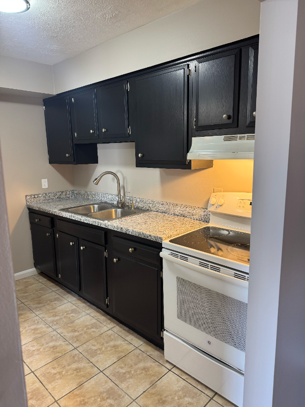 9304 Aylesbury Dr #1 - Photo 4 of 10