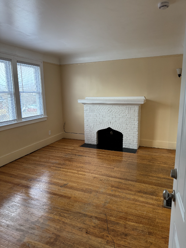 15878 Kentucky St - Photo 3 of 11