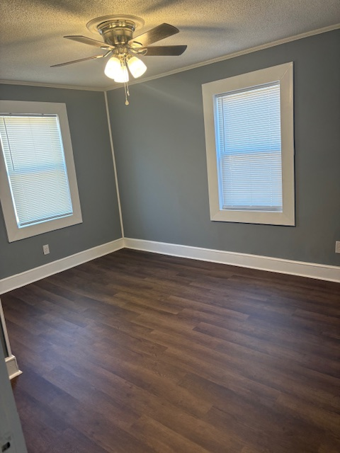 411 Smith St - Photo 7 of 7