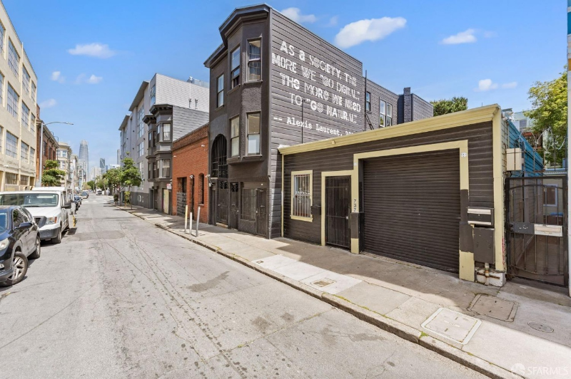 737 Minna St - Photo 3 of 13