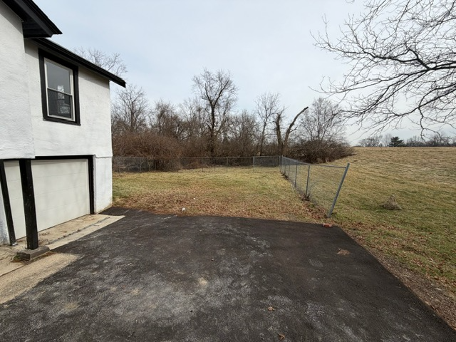 10272 Burlington Rd - Photo 3 of 19