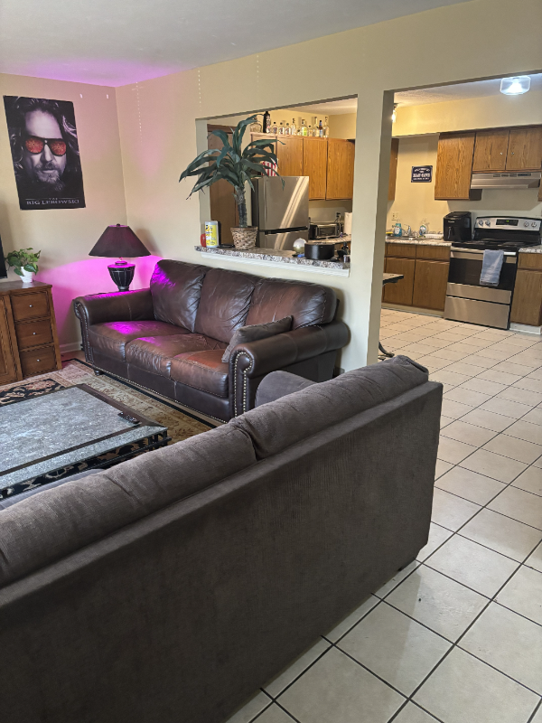 1527 Whitehall Blvd - Photo 5 of 9