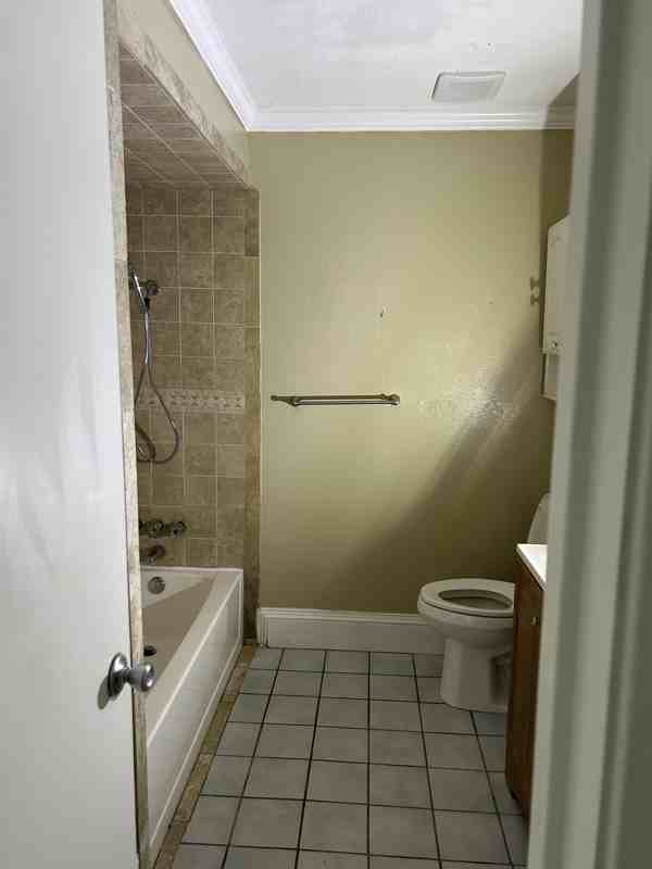1509 Greentree Ln - Photo 4 of 9