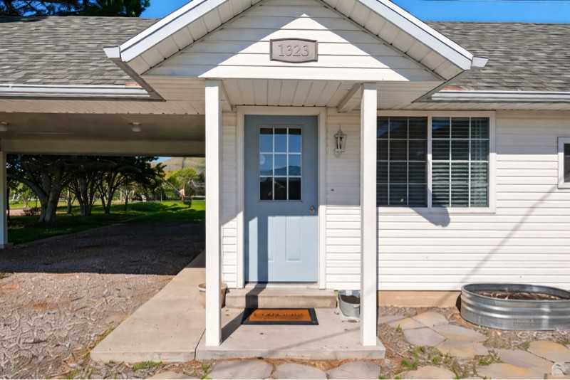 1317 Se #B - Photo 2 of 16