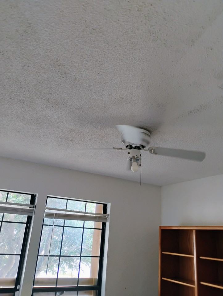 1601 South Aster Avenue - Photo 2 of 14