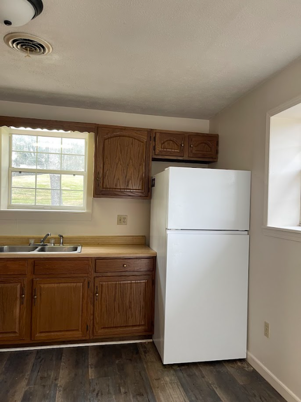 2104 E Main St #B3 - Photo 7 of 7