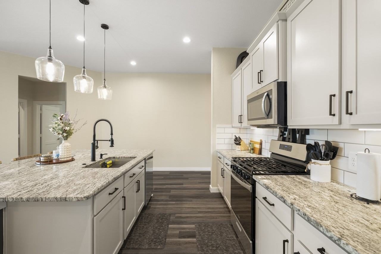 573 Newcomb Hollow Dr #573 - Photo 3 of 38