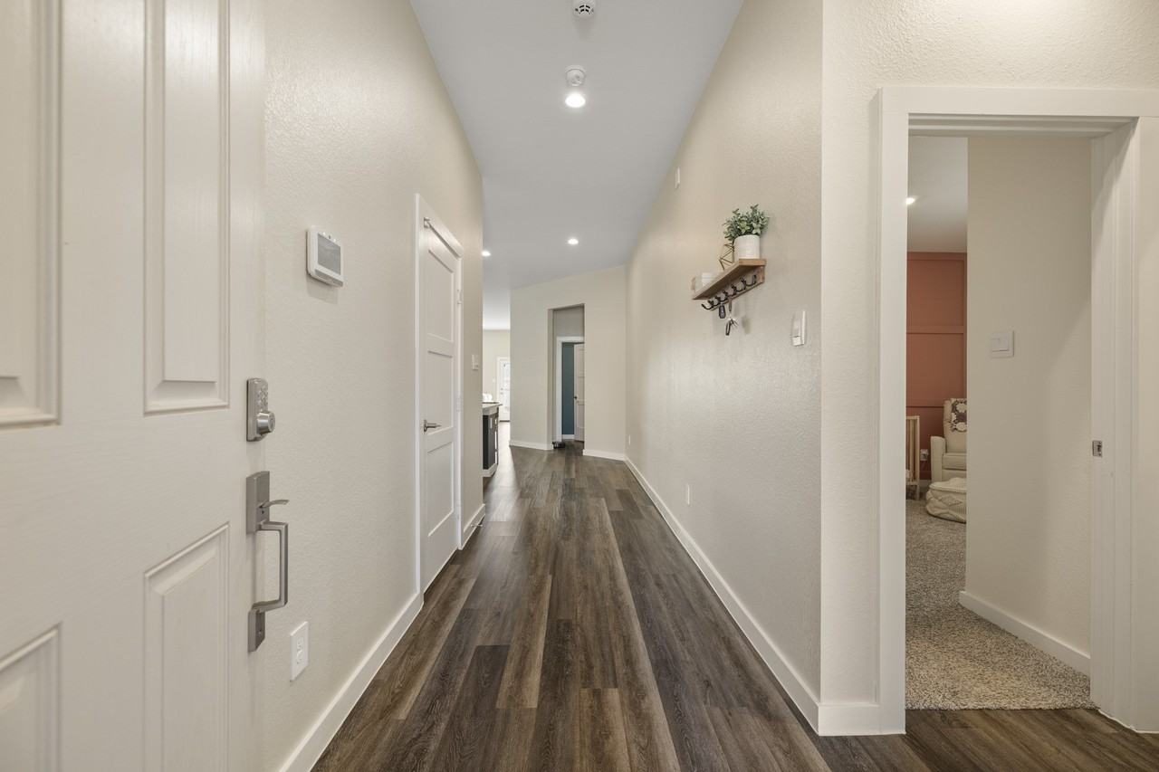 573 Newcomb Hollow Dr #573 - Photo 5 of 38