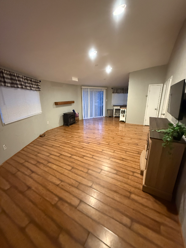 489 Clubhouse Dr - Photo 3 of 14