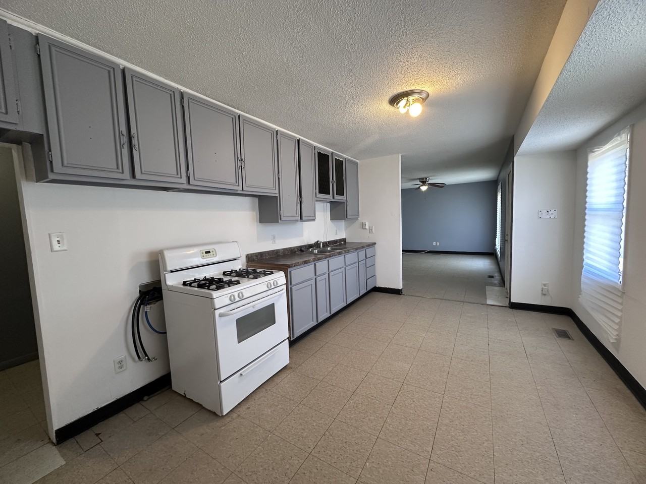 1001 Shasta Dr - Photo 3 of 17