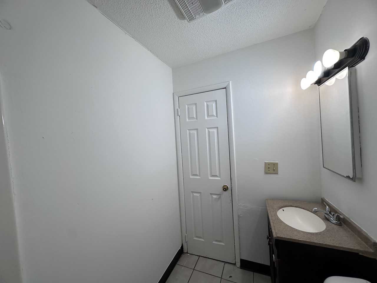 1001 Shasta Dr - Photo 5 of 17