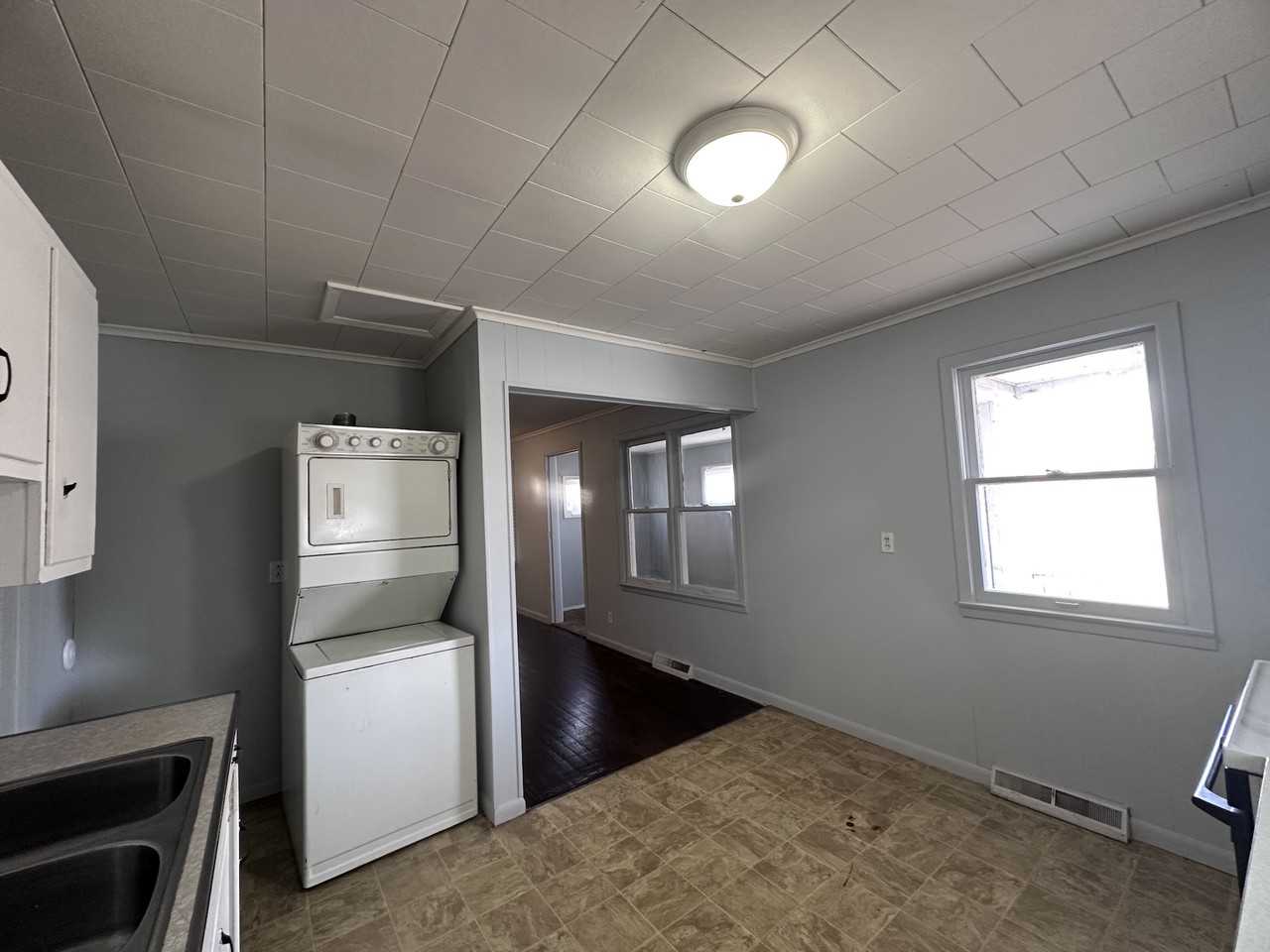 E Voorhees St #E - Photo 3 of 11