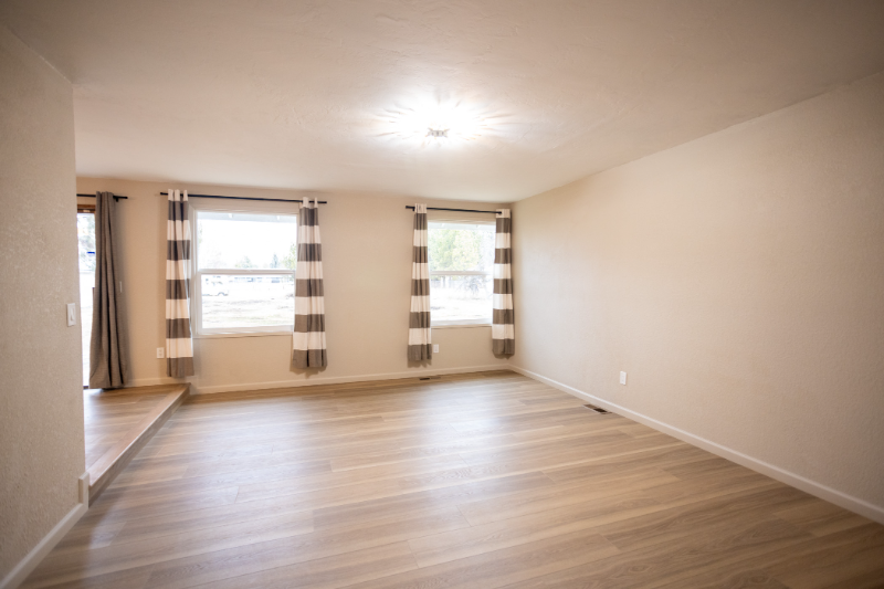 5520 Valleyview Ln - Photo 2 of 20