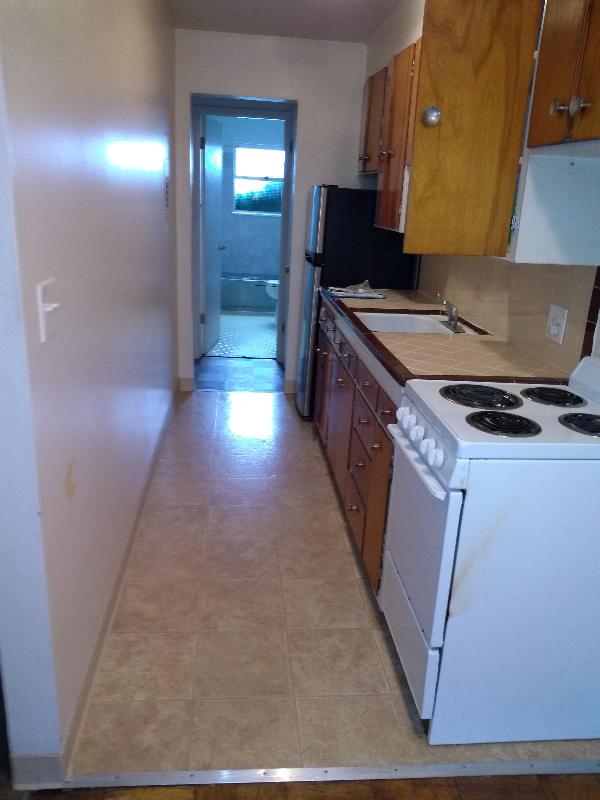 1747 S Hanford St Apt 1 #1 - Photo 2 of 14