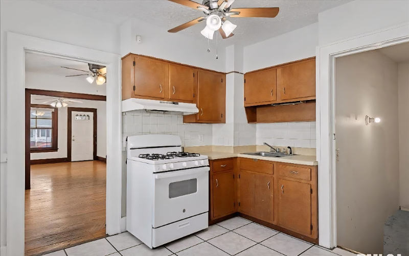 1805 S 2nd St - Photo 7 of 11