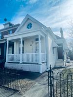 featured image of 219 W 15th St