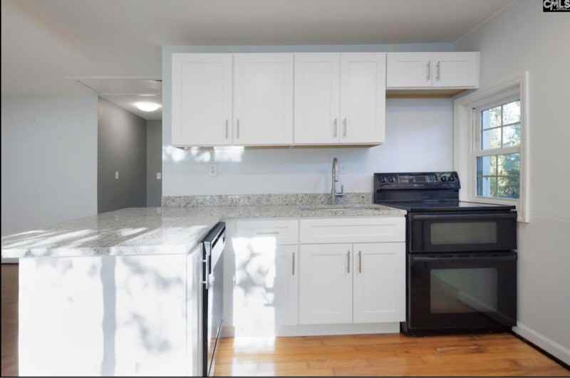 1706 Westminster Dr - Photo 4 of 11