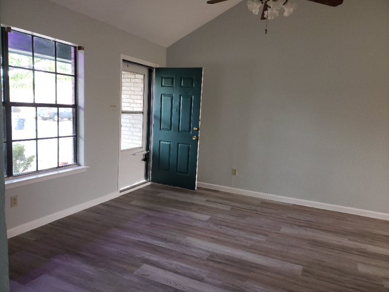 420 Signal Hill Ct N #420 - Photo 5 of 10