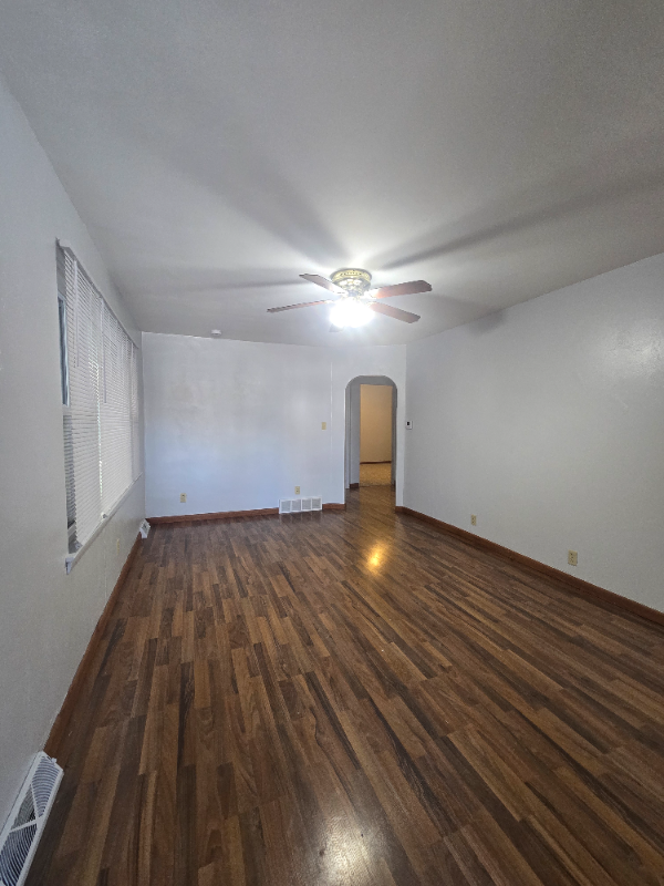 804 N Grand Ave W - Photo 4 of 7