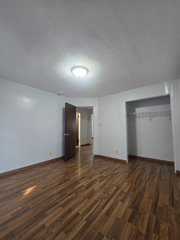 804 N Grand Ave W - Photo 5 of 7