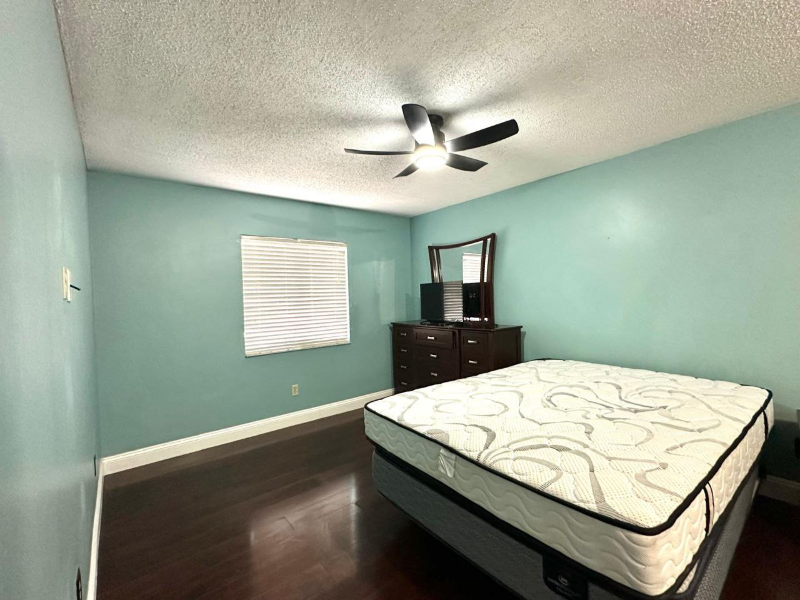 106 Coralwood Cir - Photo 4 of 10