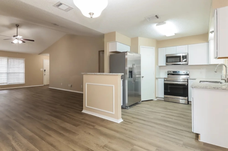 4152 Hathaway Dr - Photo 2 of 10