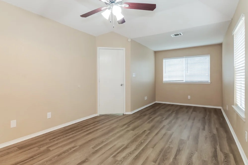 4152 Hathaway Dr - Photo 4 of 10