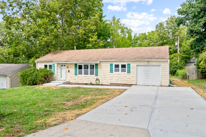 6308 W 81st St - Photo 2 of 17