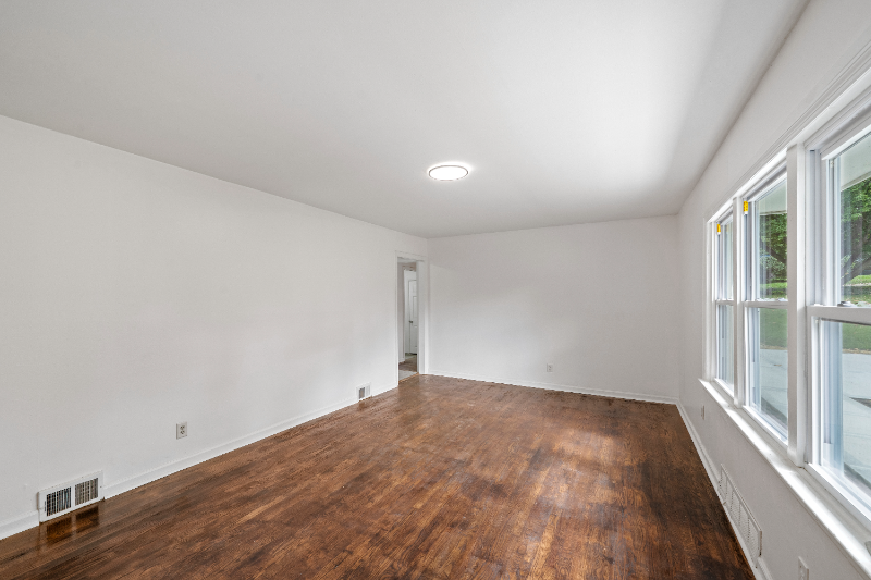 6308 W 81st St - Photo 3 of 17