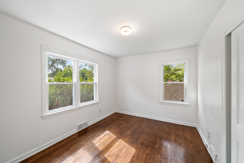 6308 W 81st St - Photo 5 of 17