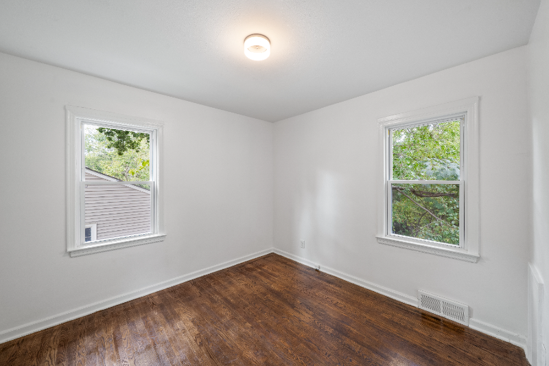 6308 W 81st St - Photo 7 of 17