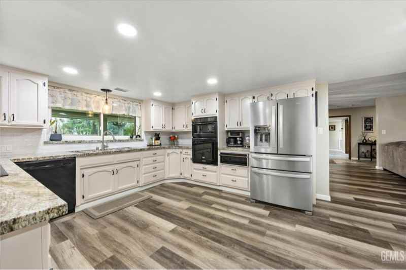 1503 Calle Hermosa - Photo 2 of 20