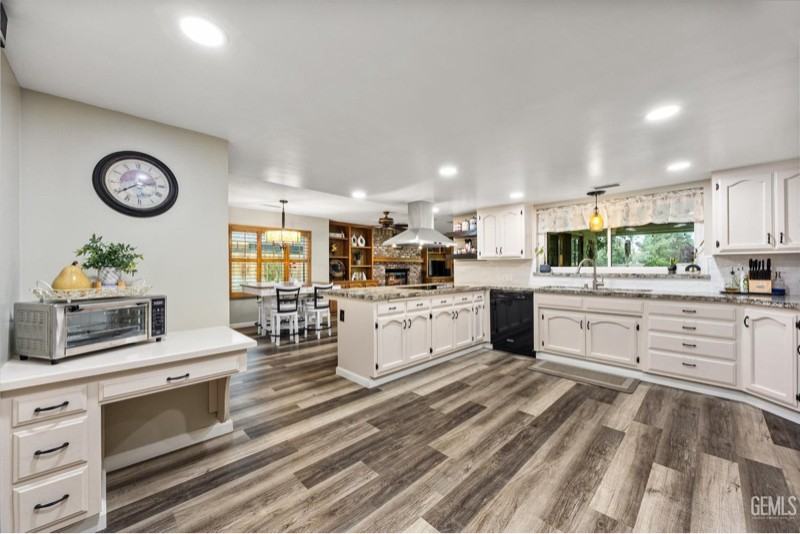 1503 Calle Hermosa - Photo 3 of 20