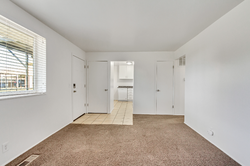 2111 E St #B - Photo 7 of 15