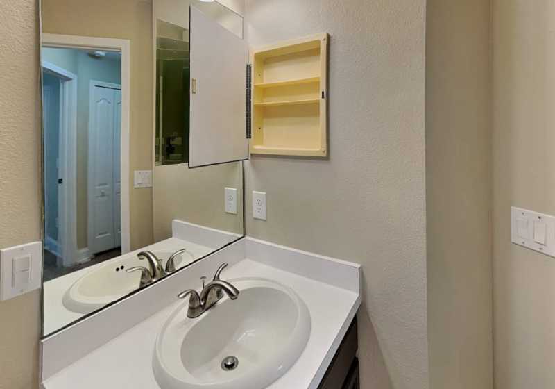 13422 Fladgate Mark Dr - Photo 2 of 12