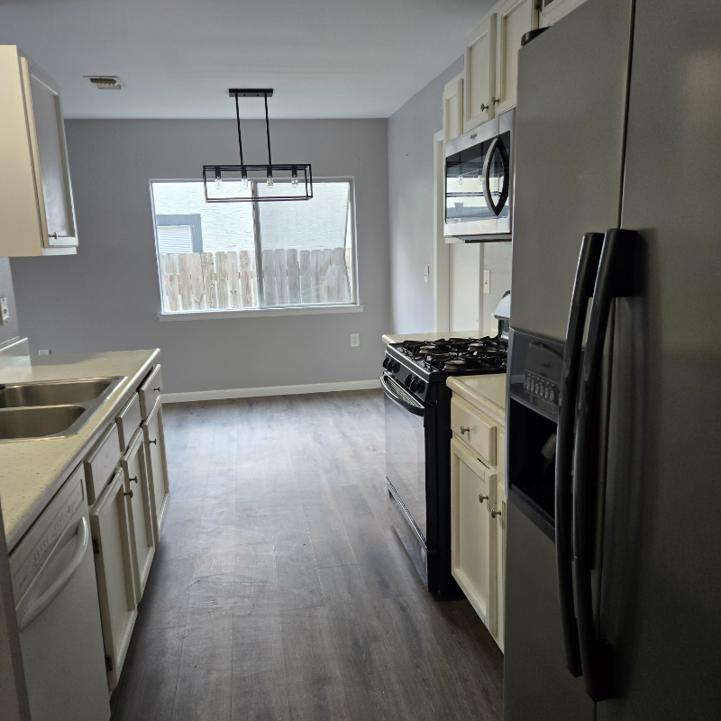 9450 Bowen Dr - Photo 4 of 36