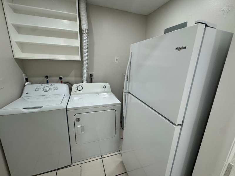 933 Sw 16th Pl - Photo 6 of 13