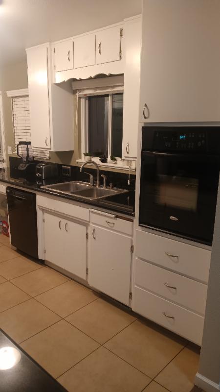 1825 College Ave - Photo 3 of 10