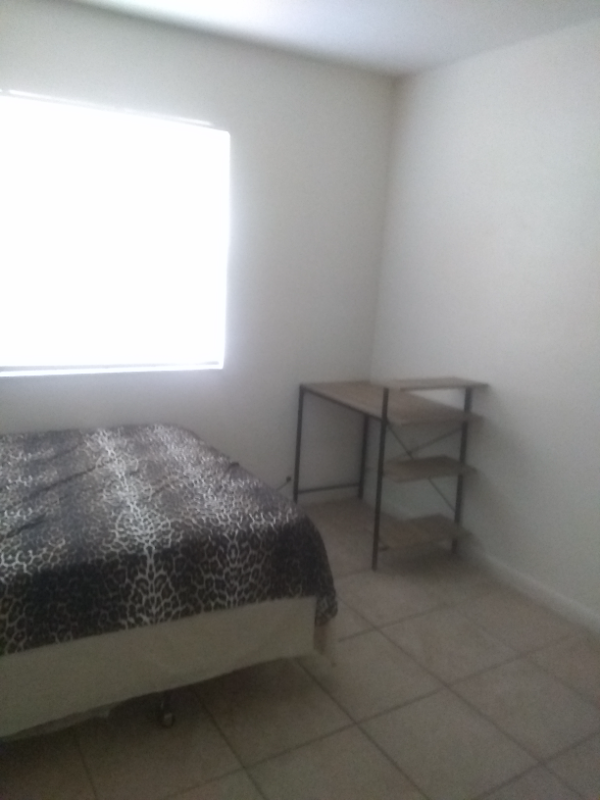 7024 Sw 18th Pl - Photo 2 of 12