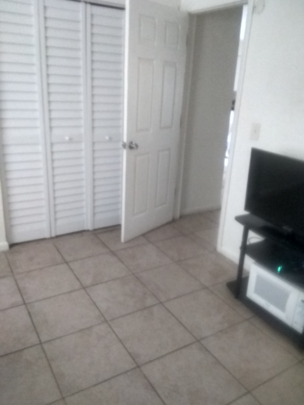 7024 Sw 18th Pl - Photo 3 of 12