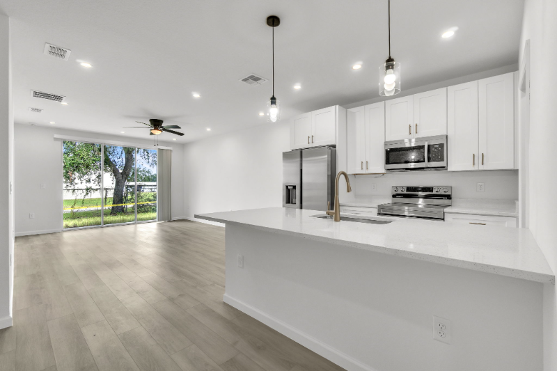 1004 Stinton St. - Photo 3 of 20