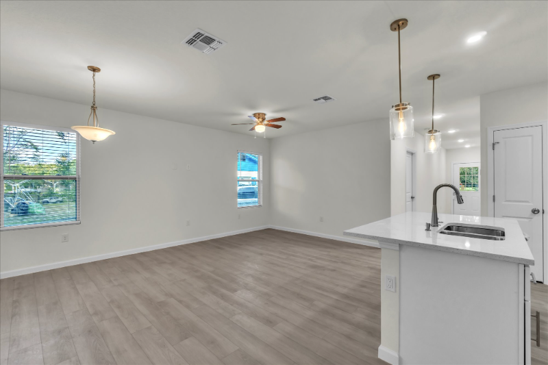 652 Kensington St - Photo 7 of 20