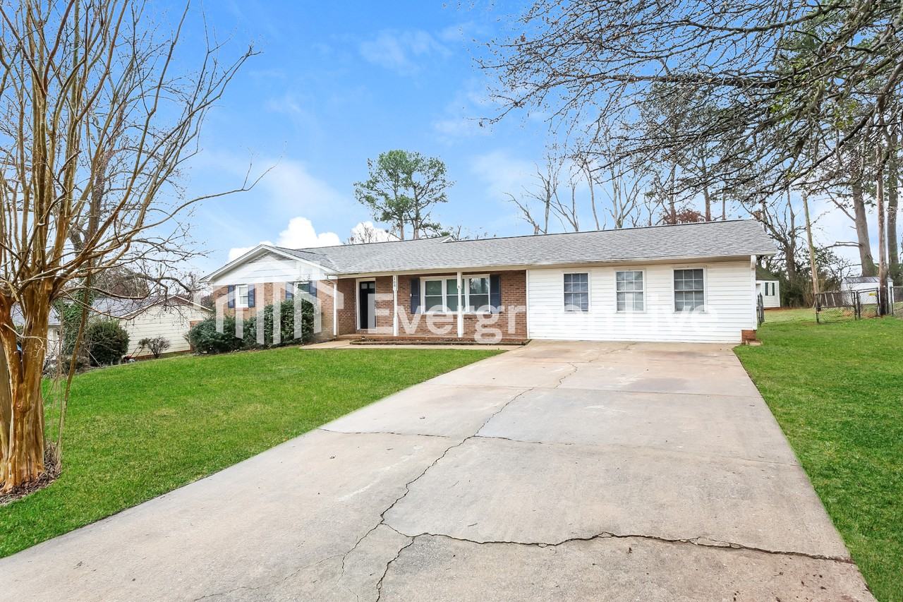 108 Woodmont Dr - Photo 2 of 15